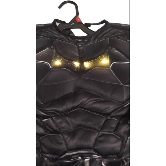 The Batman Boys 3 Piece Padded Muscle Costume Medium 8 New Halloween Lights Up - Picture 4 of 9